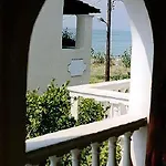 Front Salvanos Apartment Acharavi (Corfu)