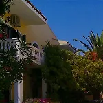 Front Salvanos Apartment *