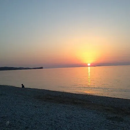 Front Salvanos 아파트