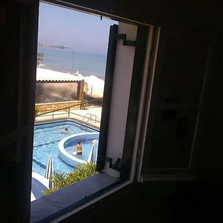 Apart-hotel Front Salvanos