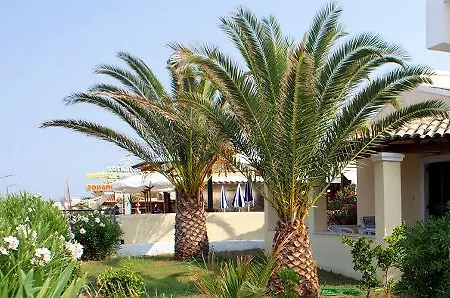 Front Salvanos Aparthotel