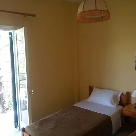 Front Salvanos Aparthotel